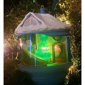 Vtg 1987 Hallmark Magic “Christmas Morning” Light & Motion Keepsake Ornament